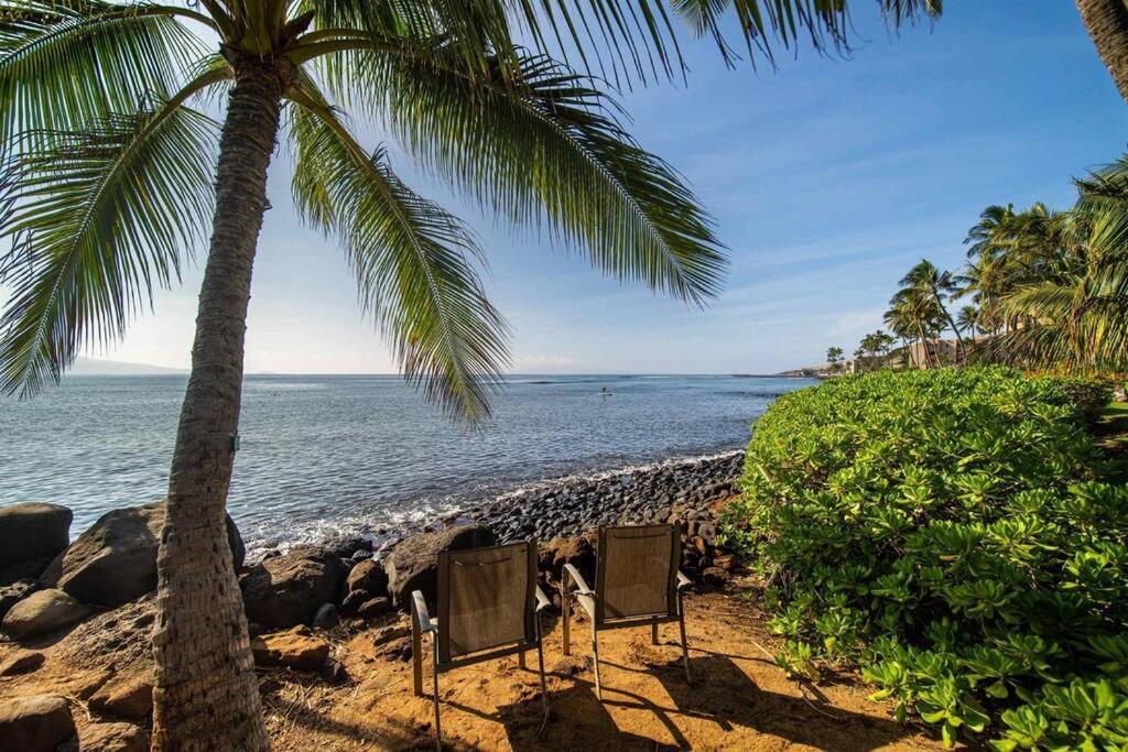 Stunning Maui Direct Ocean Front On The Beach, Walk To Beach From Condo, Watch Turtles, Whales, Ac In All Rooms Ocean View Pool And Spa Wailuku Экстерьер фото