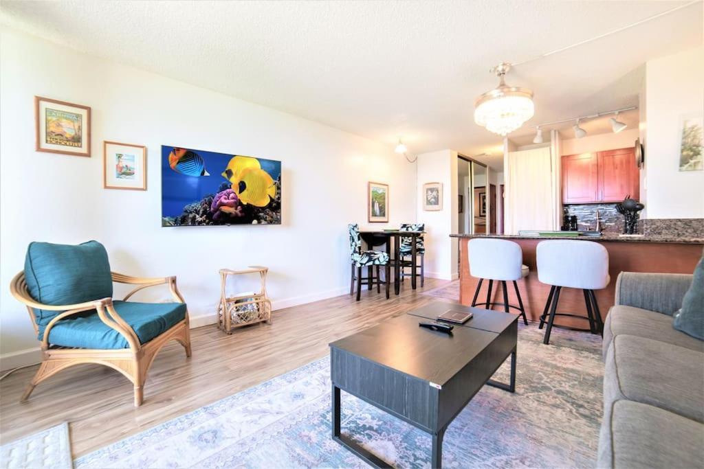 Stunning Maui Direct Ocean Front On The Beach, Walk To Beach From Condo, Watch Turtles, Whales, Ac In All Rooms Ocean View Pool And Spa Wailuku Экстерьер фото