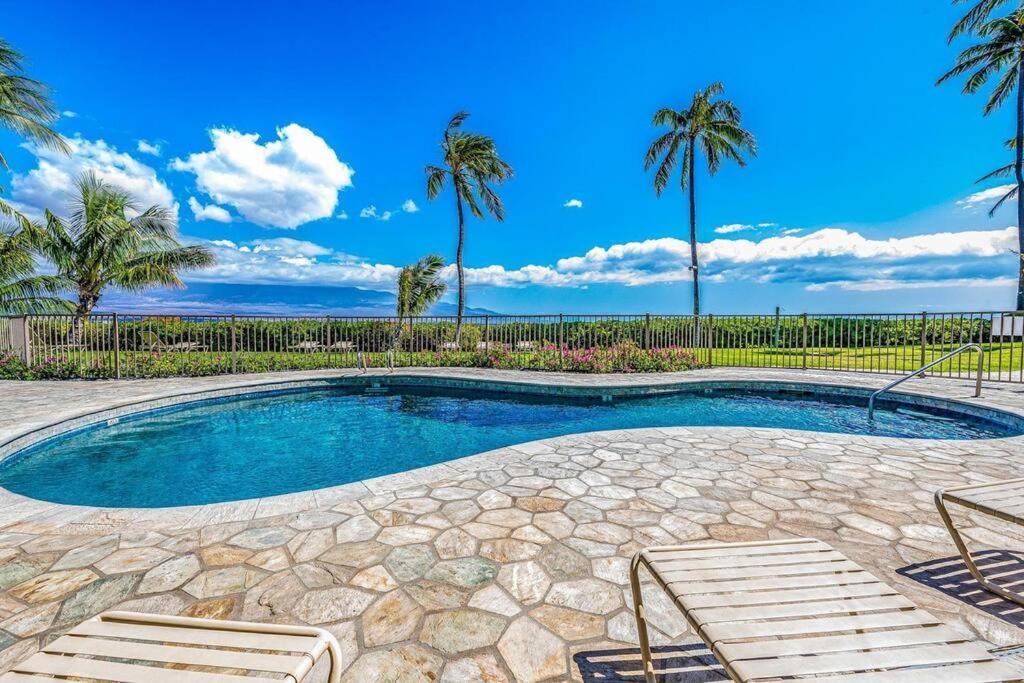 Stunning Maui Direct Ocean Front On The Beach, Walk To Beach From Condo, Watch Turtles, Whales, Ac In All Rooms Ocean View Pool And Spa Wailuku Экстерьер фото